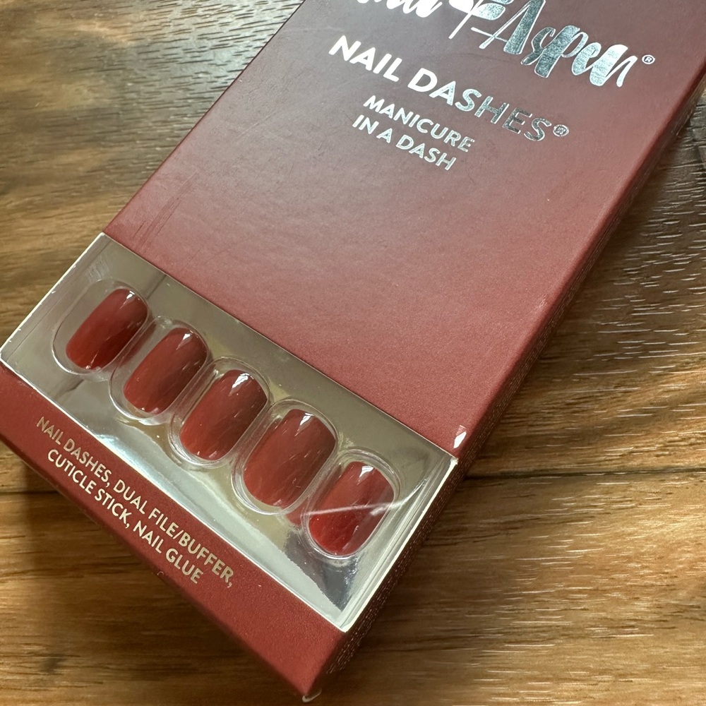 Red Aspen Nail Dashes- Fall for Christina | Short Square